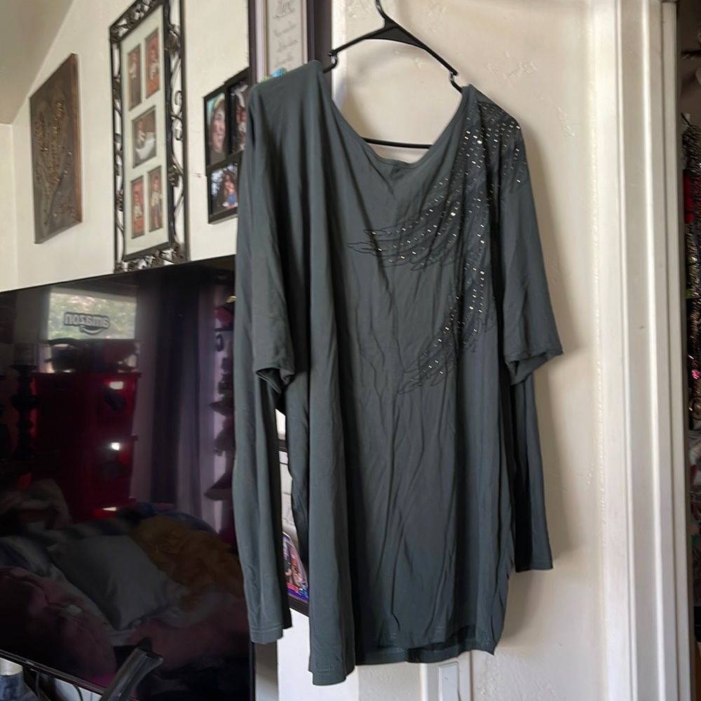 Quarter sleeve lightly worn size XL brand Vocal